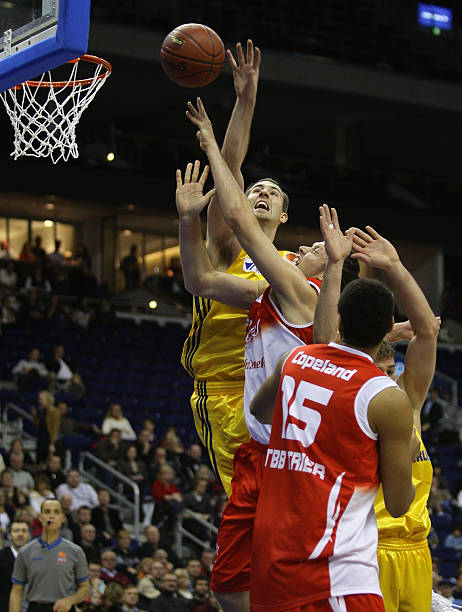 胜任所有角 胜任所有角