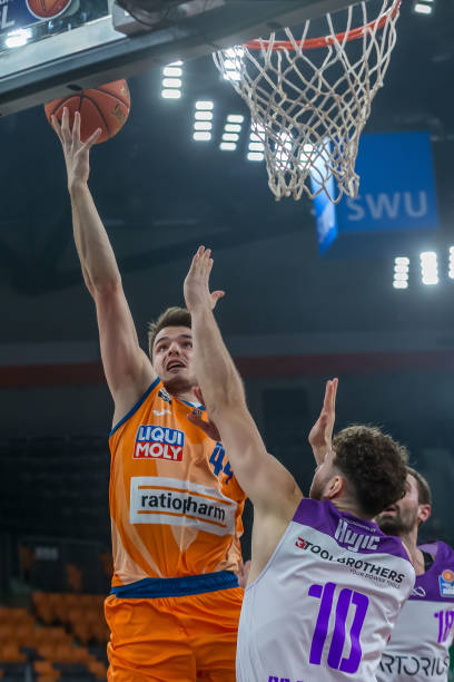 湖人队凭借 湖人队凭借